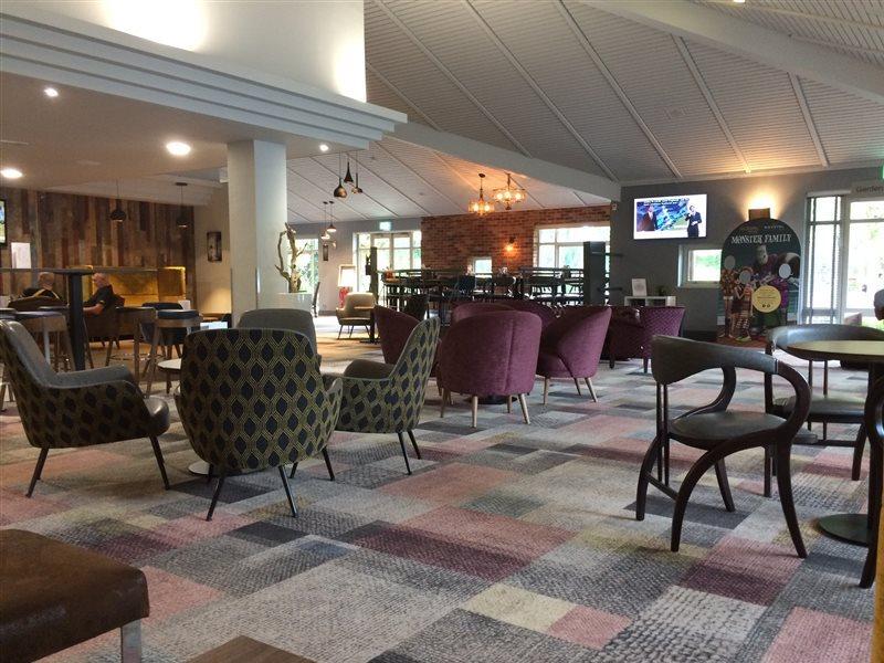 Novotel Manchester West Уорсли Экстерьер фото
