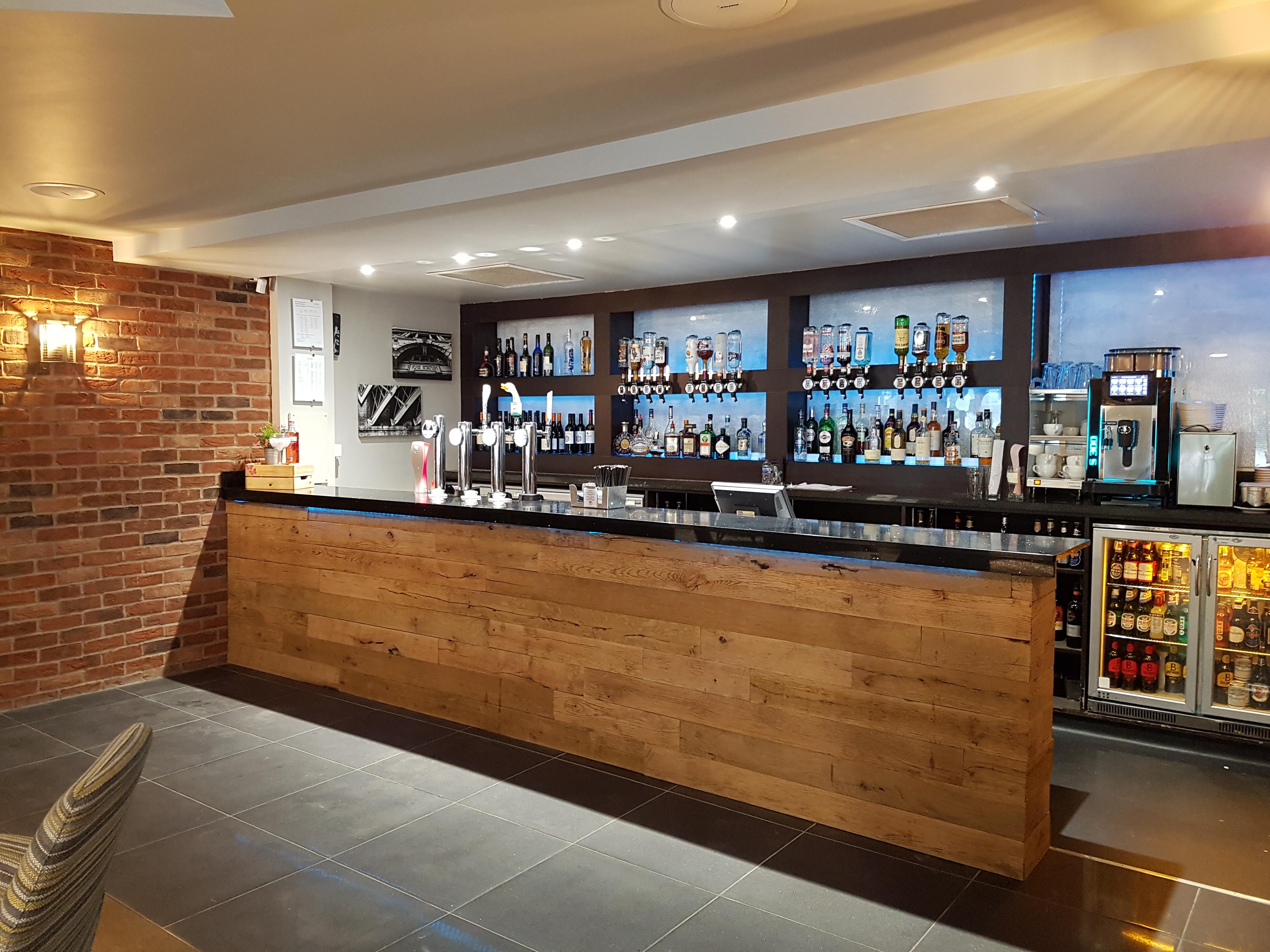 Novotel Manchester West Уорсли Экстерьер фото