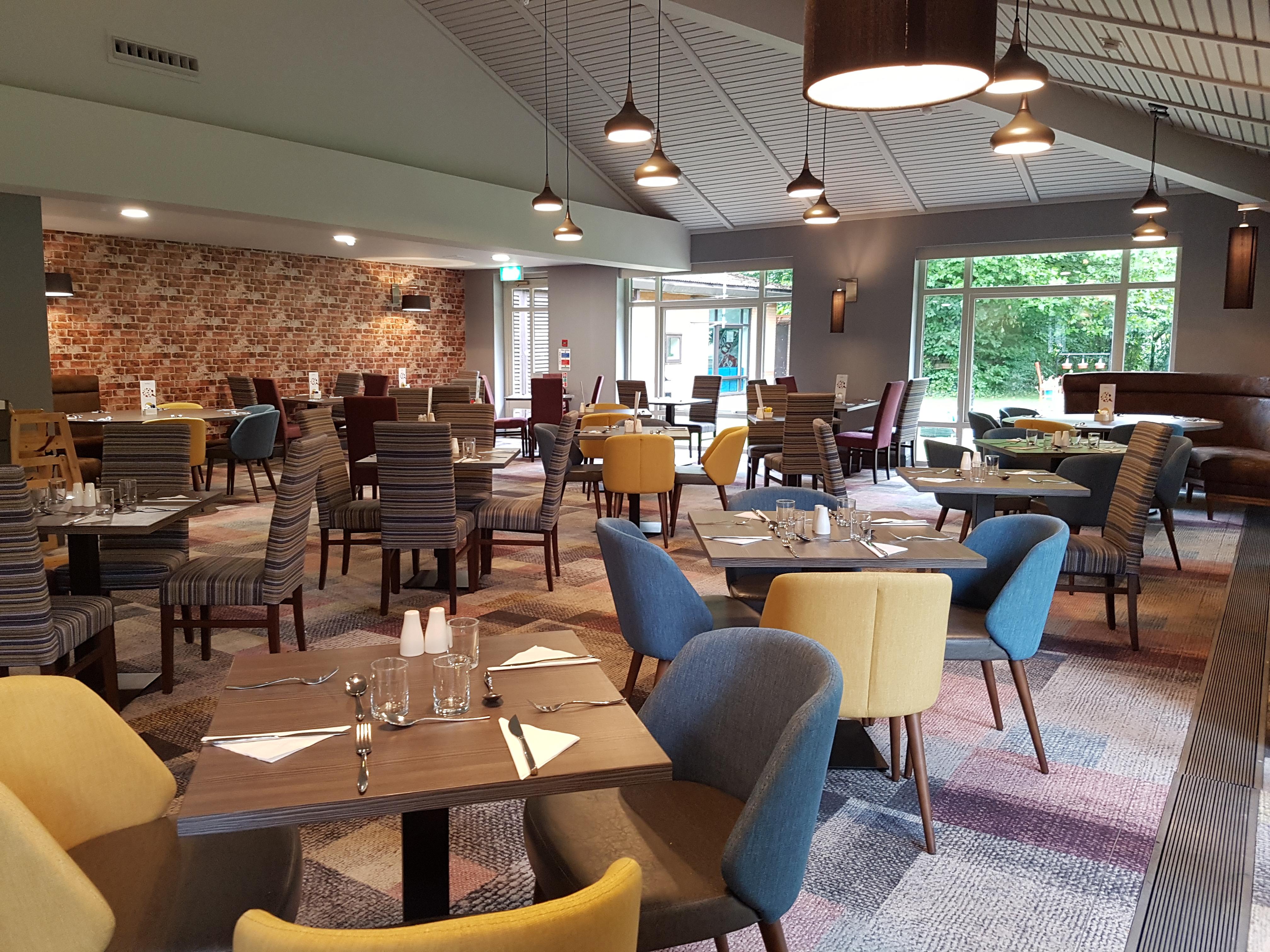 Novotel Manchester West Уорсли Экстерьер фото