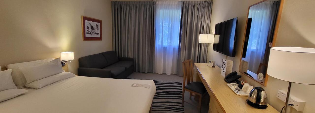 Novotel Manchester West Уорсли Экстерьер фото