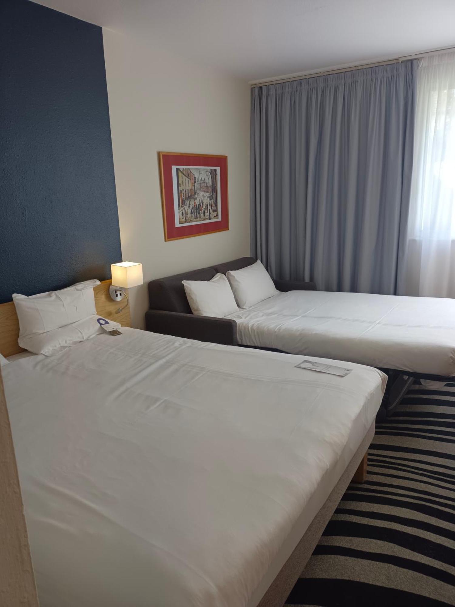 Novotel Manchester West Уорсли Экстерьер фото