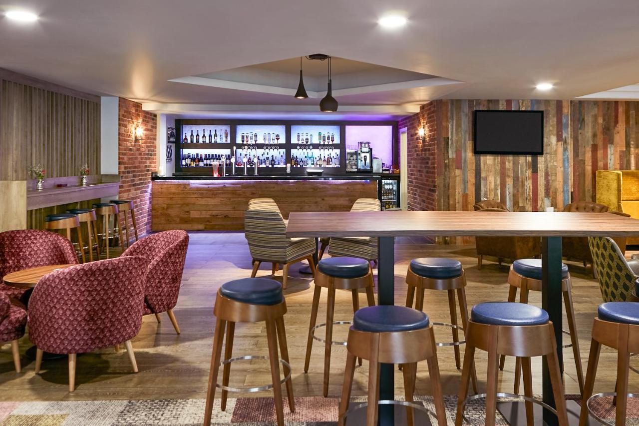 Novotel Manchester West Уорсли Экстерьер фото