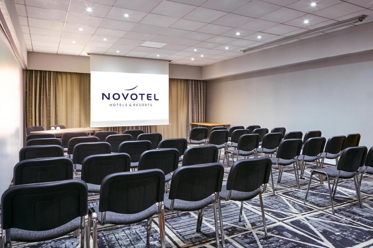 Novotel Manchester West Уорсли Экстерьер фото
