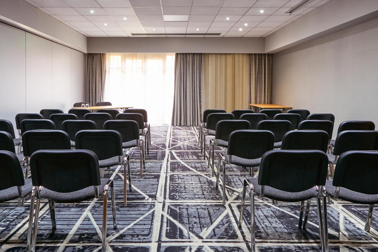 Novotel Manchester West Уорсли Экстерьер фото